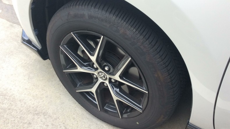 タイヤホイール前