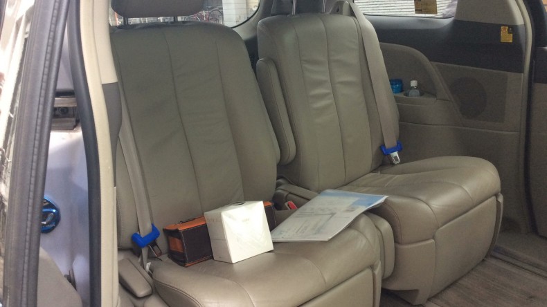 内装後方シート